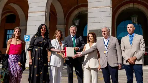El presidente y las alcaldesas de las tres capitales de provincia han presentado las alegaciones en Madrid El presidente y las alcaldesas de las tres capitales de provincia han presentado las alegaciones en Madrid