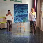 Sheila Cañestro, junto a su obra, es recibida por el Rector de la Unia Sheila Cañestro, junto a su obra, es recibida por el Rector de la Unia