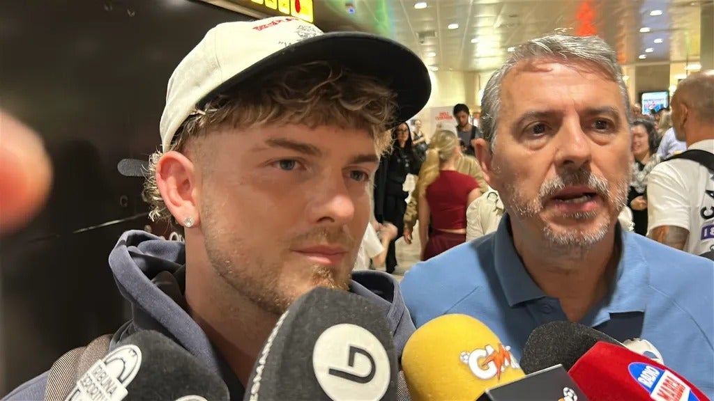 Así han sido las primeras horas de Harvey Elliott en Valencia: llegada, pruebas médicas y directo a Paterna Así han sido las primeras horas de Harvey Elliott en Valencia: llegada, pruebas médicas y directo a Paterna