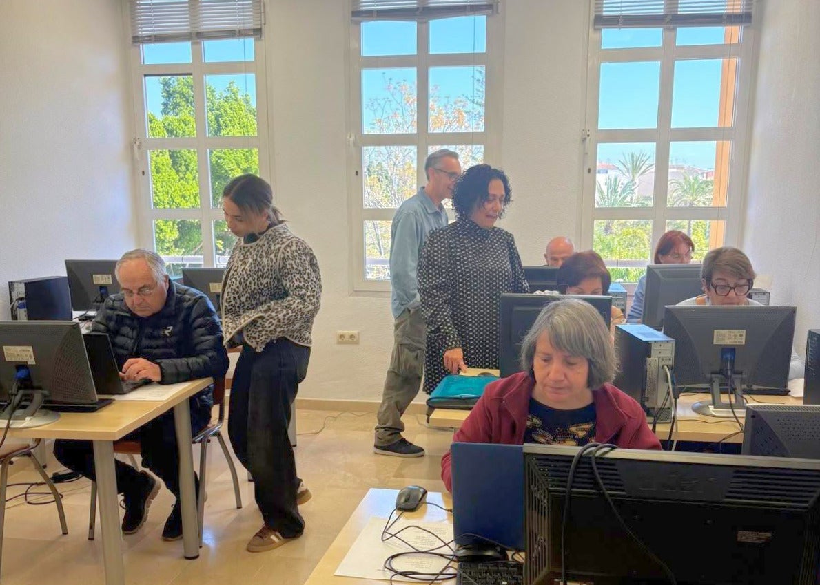 Abierto el plazo de inscripción de los talleres dirigidos a los mayores de 65 años en Villajoyosa Abierto el plazo de inscripción de los talleres dirigidos a los mayores de 65 años en Villajoyosa