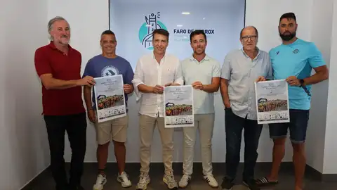 La XIII Travesía Solidaria a Nado Faro de Torrox se celebra este domingo a beneficio de la asociación Amigos de Anzaldo La XIII Travesía Solidaria a Nado Faro de Torrox se celebra este domingo a beneficio de la asociación Amigos de Anzaldo
