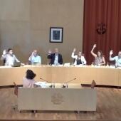 Momento de la votación a favor el PP y PSOE