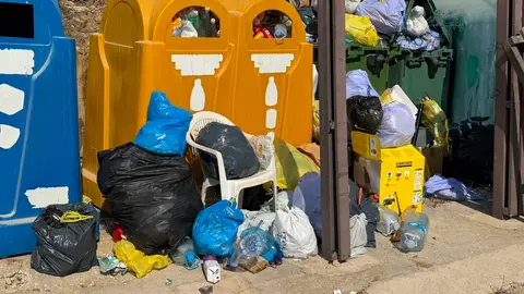 Situación de contenedores de reciclaje en Cala Tirant Situación de contenedores de reciclaje en Cala Tirant