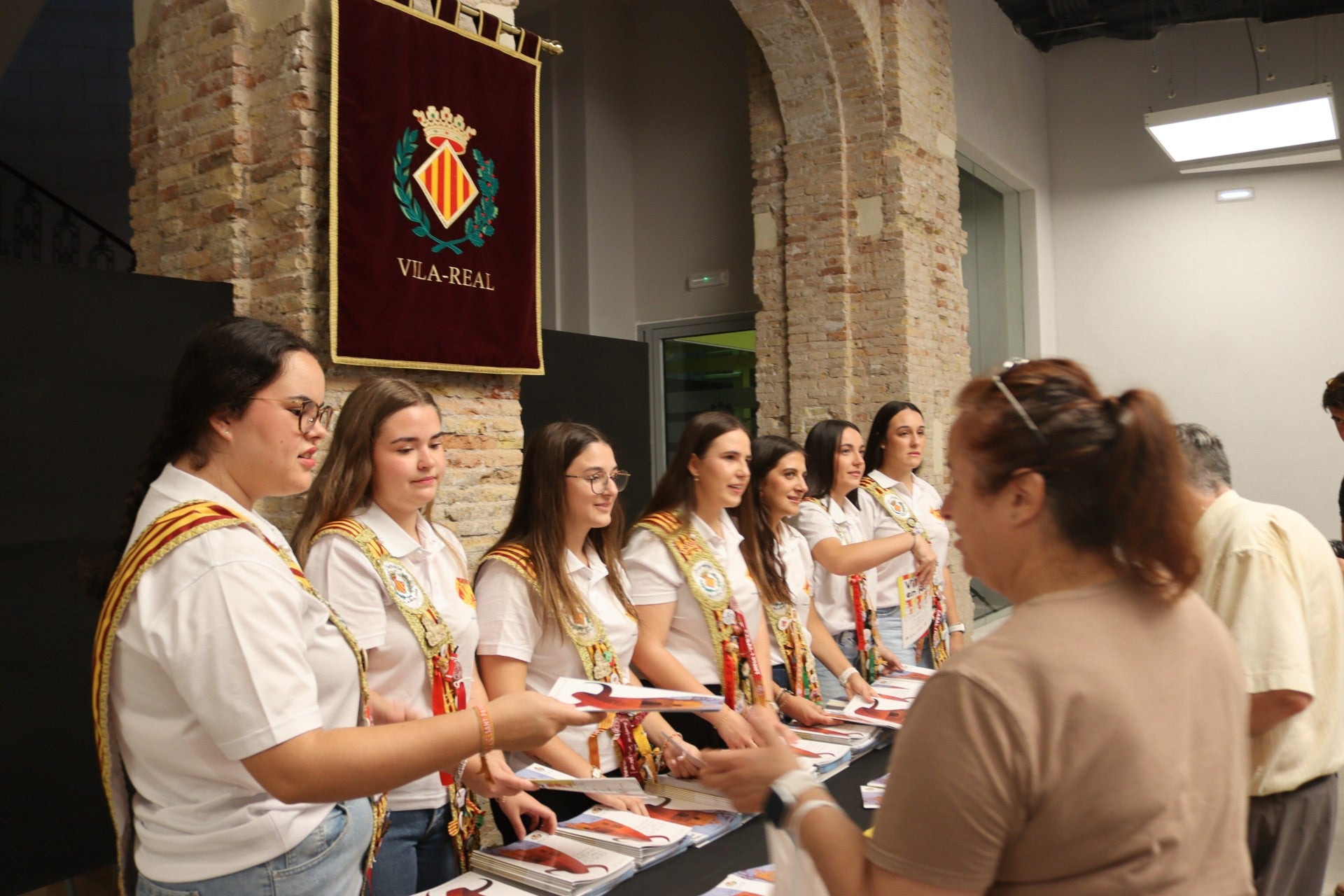 Vila-real edita 9.000 programas de fiestas para repartir en el Gran Casino Vila-real edita 9.000 programas de fiestas para repartir en el Gran Casino