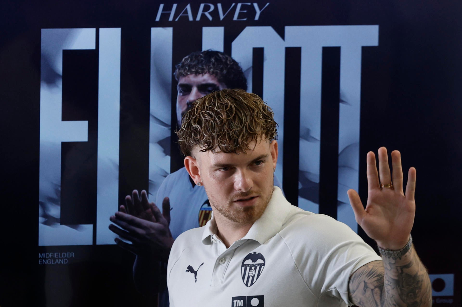 Elliott: “Devolver al Valencia a Europa puede ser posible con ganas, hambre y motivación” Elliott: “Devolver al Valencia a Europa puede ser posible con ganas, hambre y motivación”