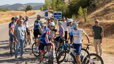 La Diputación señaliza once puertos de montaña para impulsar el cicloturismo y mejorar la seguridad de los ciclistas La Diputación señaliza once puertos de montaña para impulsar el cicloturismo y mejorar la seguridad de los ciclistas