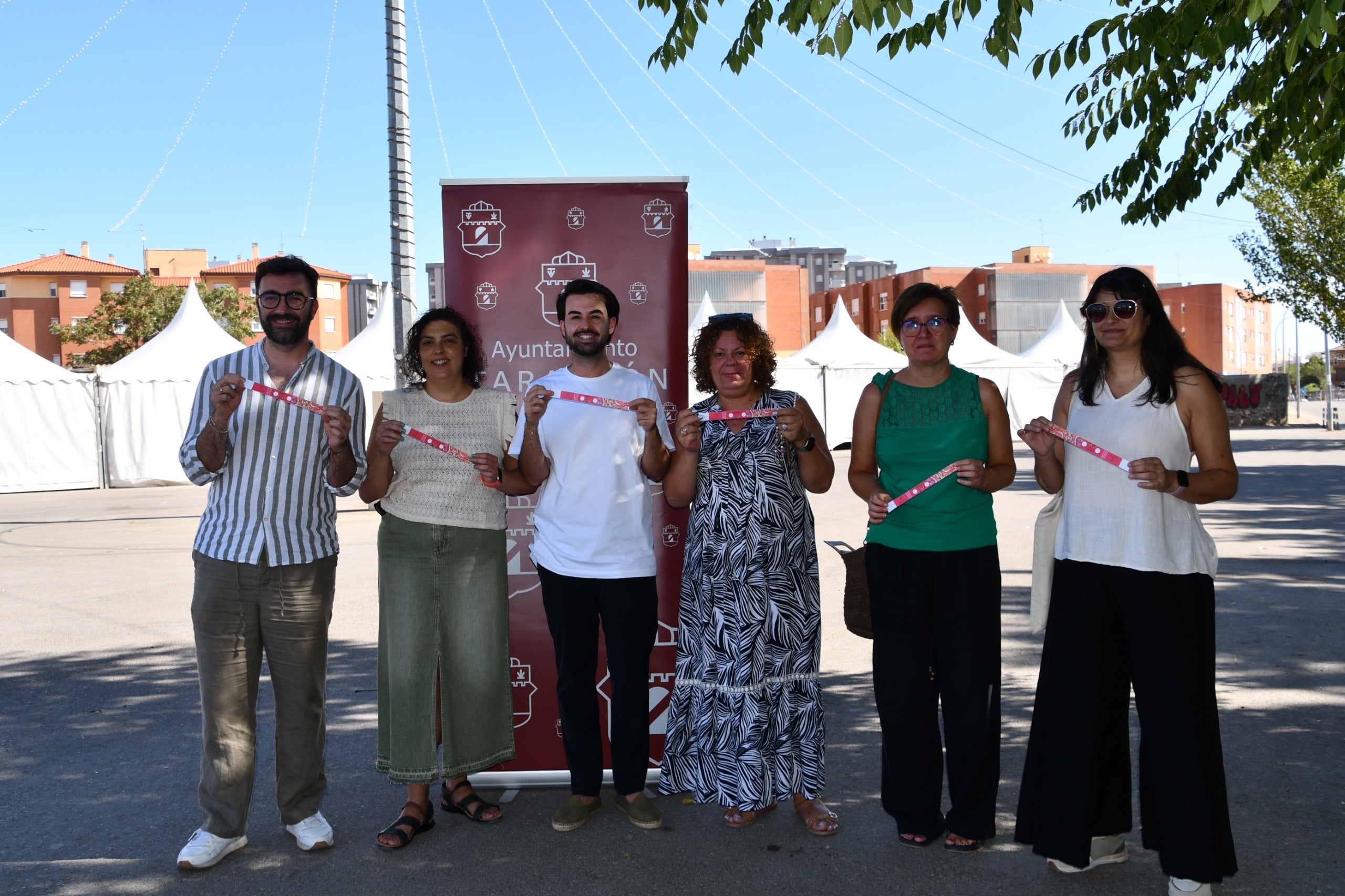 Juan Manuel Castejón: «Queremos que las fiestas se vivan en la calle y estén abiertas a todo el mundo» Juan Manuel Castejón: «Queremos que las fiestas se vivan en la calle y estén abiertas a todo el mundo»