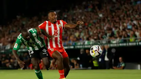 El Levante no da por cerrado el mercado y peleará ante FIFA la inscripción de Akieme, que llegó fuera de plazo El Levante no da por cerrado el mercado y peleará ante FIFA la inscripción de Akieme, que llegó fuera de plazo