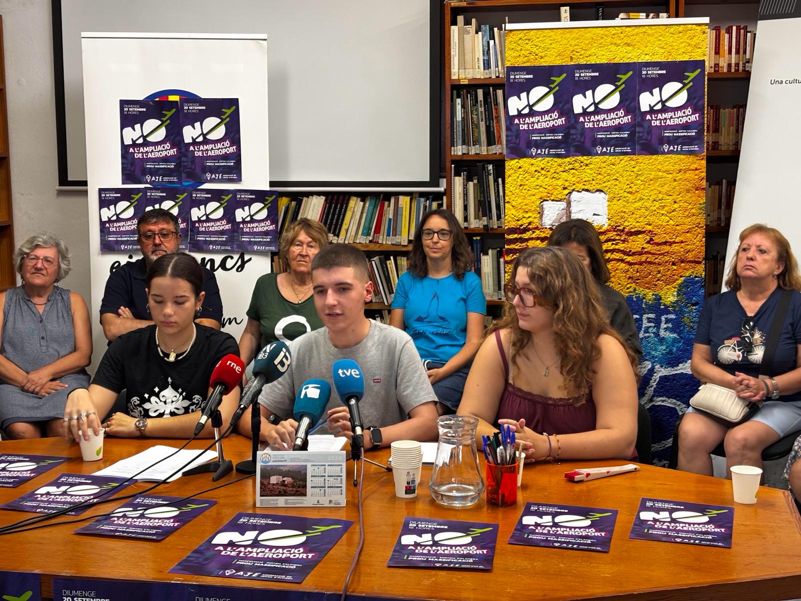 Víctor Torres, Joves d'Eivissa: "El futuro de los jóvenes ibicencos no puede ni debe estar fuera de Ibiza" Víctor Torres, Joves d'Eivissa: "El futuro de los jóvenes ibicencos no puede ni debe estar fuera de Ibiza"
