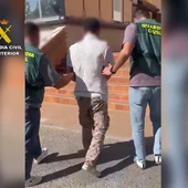 La Guardia Civil esclarece una estafa de más de 76.000 euros cometida contra una mujer de 72 años vecina de Altea La Guardia Civil esclarece una estafa de más de 76.000 euros cometida contra una mujer de 72 años vecina de Altea