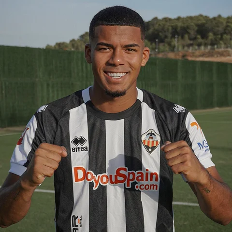 El Castellón pesca talento en Brighton con Matías Orozco