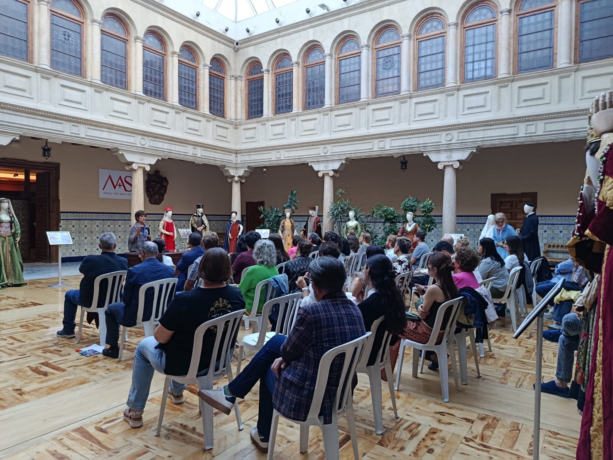 Teruel acoge un congreso sobre la indumentaria histórica Teruel acoge un congreso sobre la indumentaria histórica