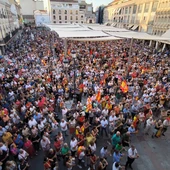 La Plaza Mayor de Ciudad Real llena de gente durante la concentración La Plaza Mayor de Ciudad Real llena de gente durante la concentración