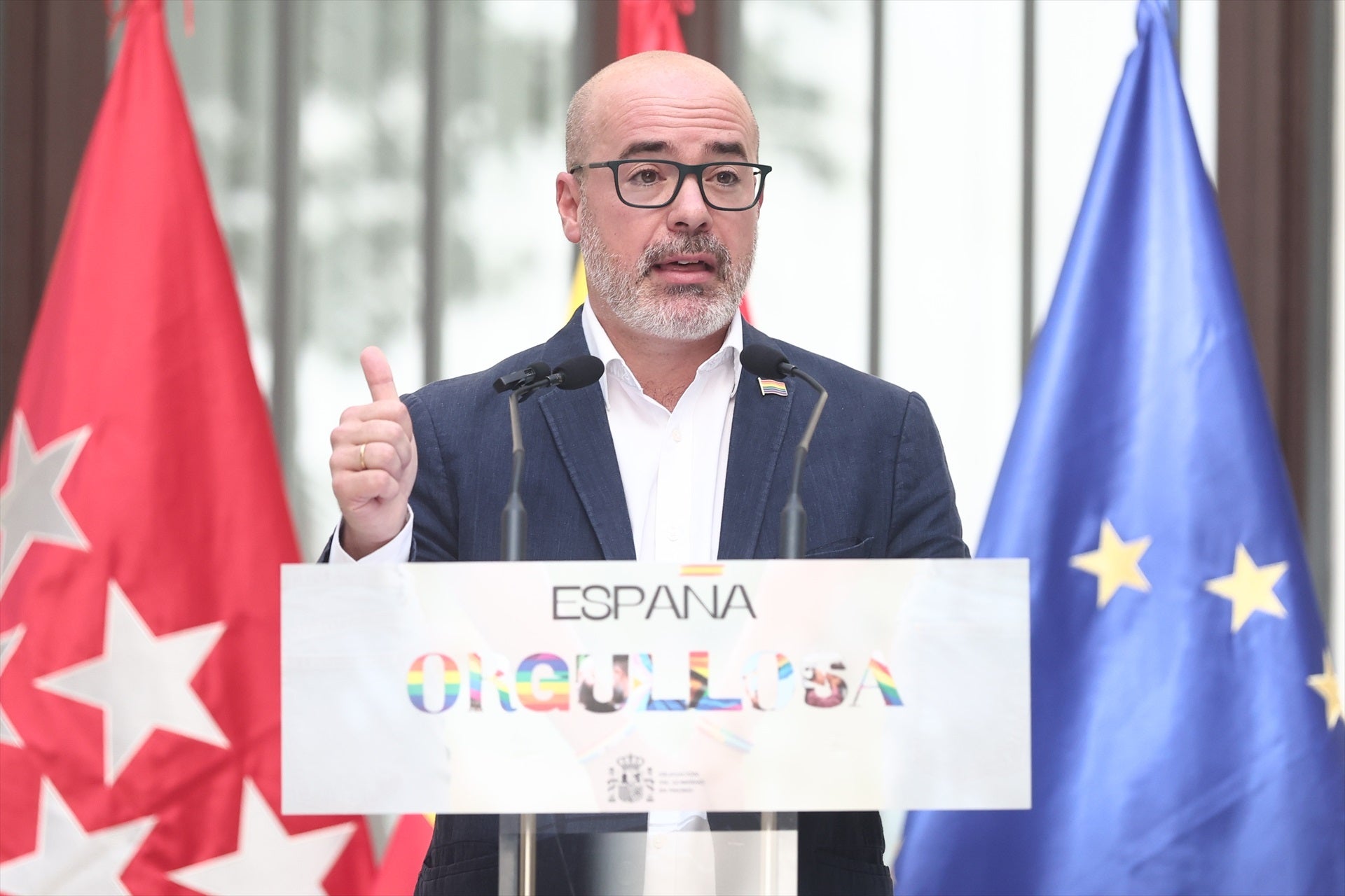 La Comunidad de Madrid llama "hooligan de la política" al delegado del Gobierno: "Actúa al dictado de su amo, Pedro Sánchez" La Comunidad de Madrid llama "hooligan de la política" al delegado del Gobierno: "Actúa al dictado de su amo, Pedro Sánchez"