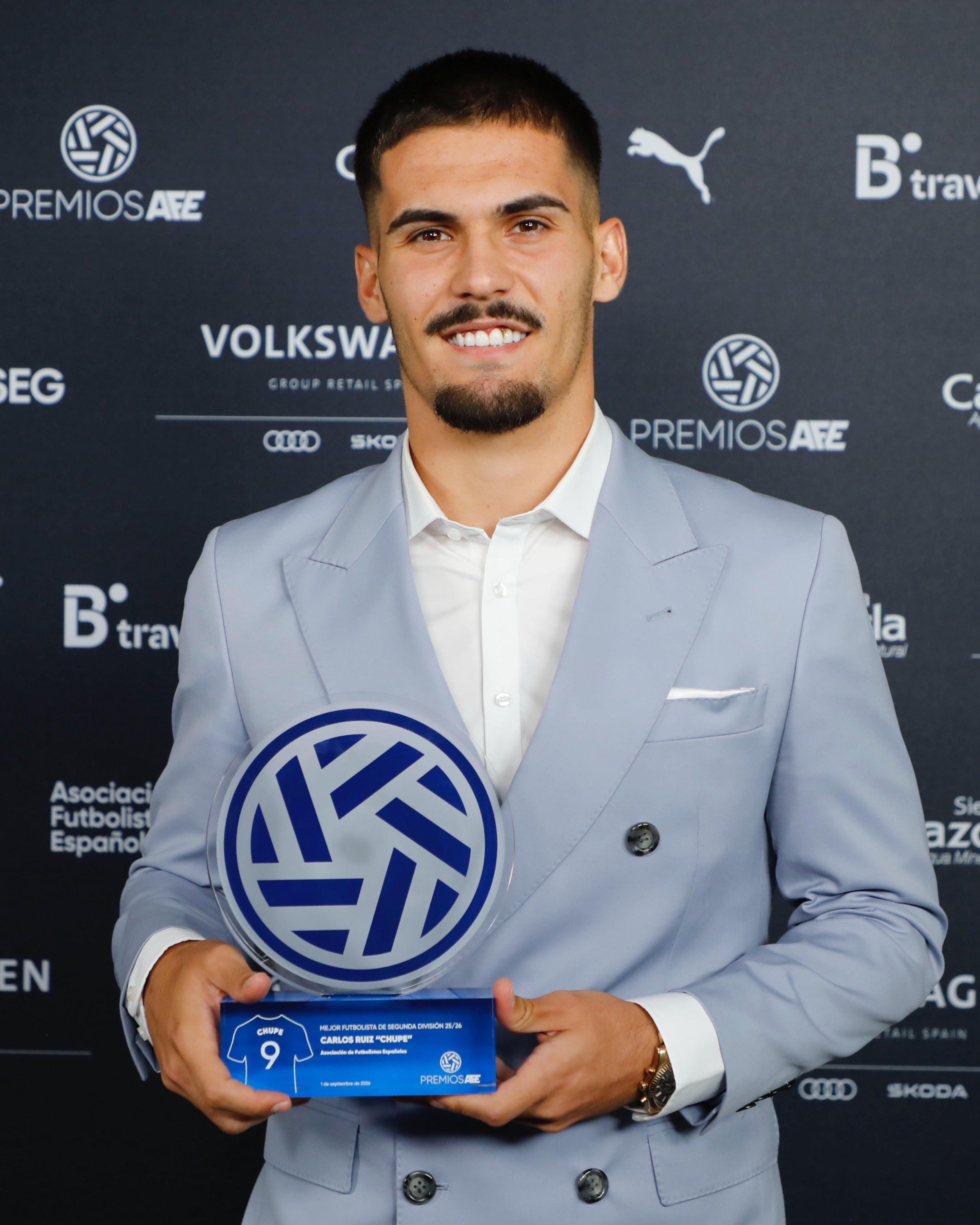 Chupe: "Tengo que mantener los pies en el suelo y seguir trabajando, nos espera un año bonito y duro" Chupe: "Tengo que mantener los pies en el suelo y seguir trabajando, nos espera un año bonito y duro"