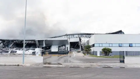 Importaco anuncia el cierre de su actividad en La Vall d’Alba y deja en el aire más de un centenar de empleos Importaco anuncia el cierre de su actividad en La Vall d’Alba y deja en el aire más de un centenar de empleos