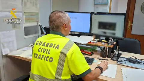 Investigado por circular a 227 km/h en una carretera de Palencia .