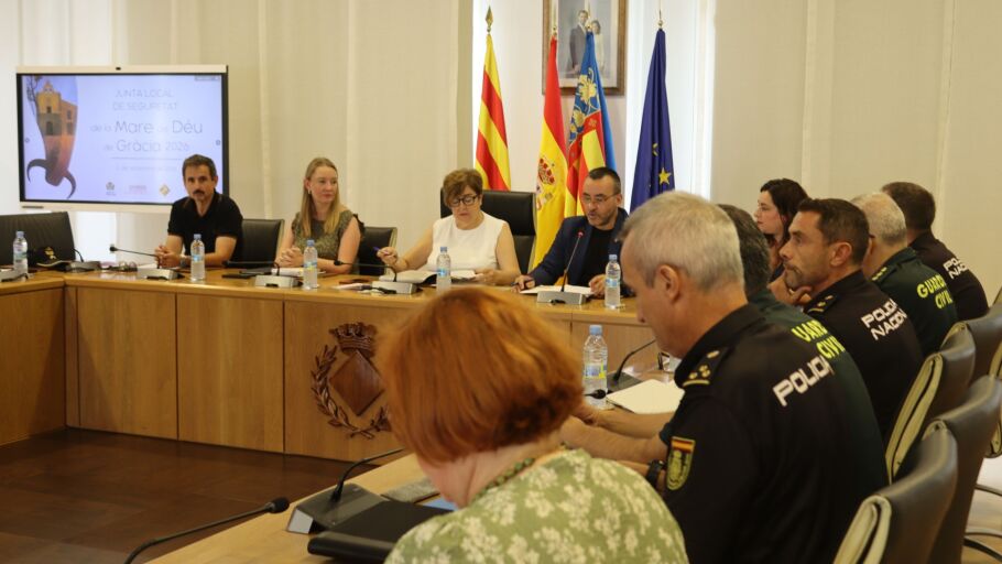 Junta de seguridad en el sal&oacute;n de plenos del Ayuntamiento de Vila-real. 