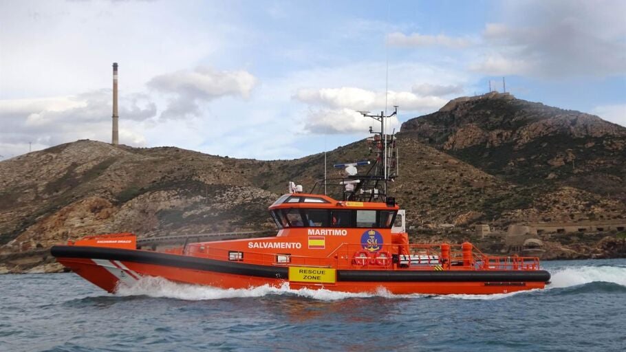 Salvamento Mar&iacute;timo rescata a 19 inmigrantes en una embarcaci&oacute;n a la deriva en Cabo de Palos