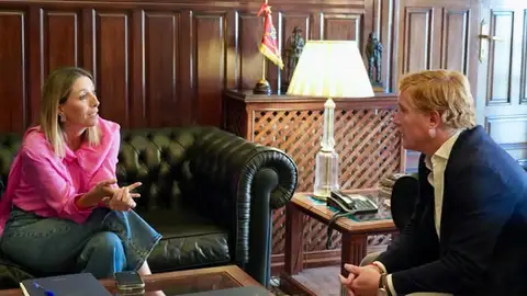 Guardiola y Gragera se reúnen para avanzar en los proyectos de los PGEx 2026 referidos a Badajoz Guardiola y Gragera se reúnen para avanzar en los proyectos de los PGEx 2026 referidos a Badajoz
