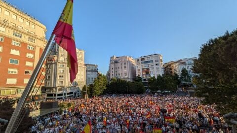 Santander se vuelca con Ceuta en una concentraci&oacute;n multitudinaria en la plaza del Ayuntamiento