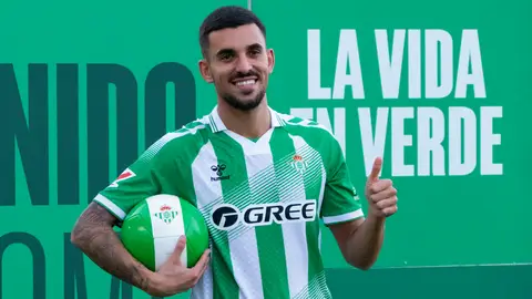 Dani Ceballos, en su presentación con el Betis. Dani Ceballos, en su presentación con el Betis.