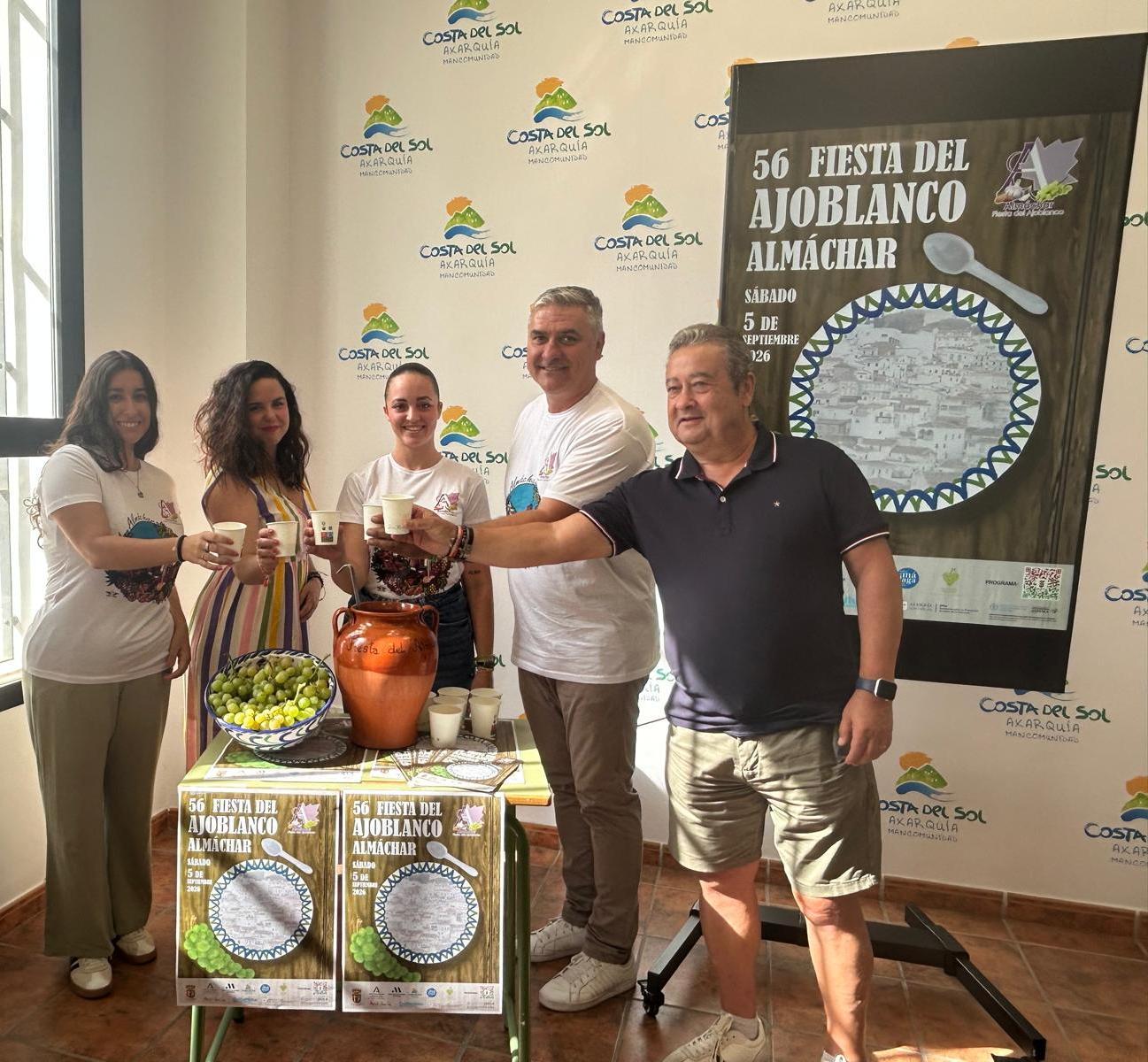 Almáchar celebra este sábado la 56 edición de la Fiesta del Ajoblanco, homenaje a la tradicional sopa fría malagueña enriquecida con uva pasa moscatel Almáchar celebra este sábado la 56 edición de la Fiesta del Ajoblanco, homenaje a la tradicional sopa fría malagueña enriquecida con uva pasa moscatel