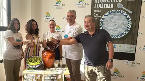 Almáchar celebra este sábado la 56 edición de la Fiesta del Ajoblanco, homenaje a la tradicional sopa fría malagueña enriquecida con uva pasa moscatel Fiesta