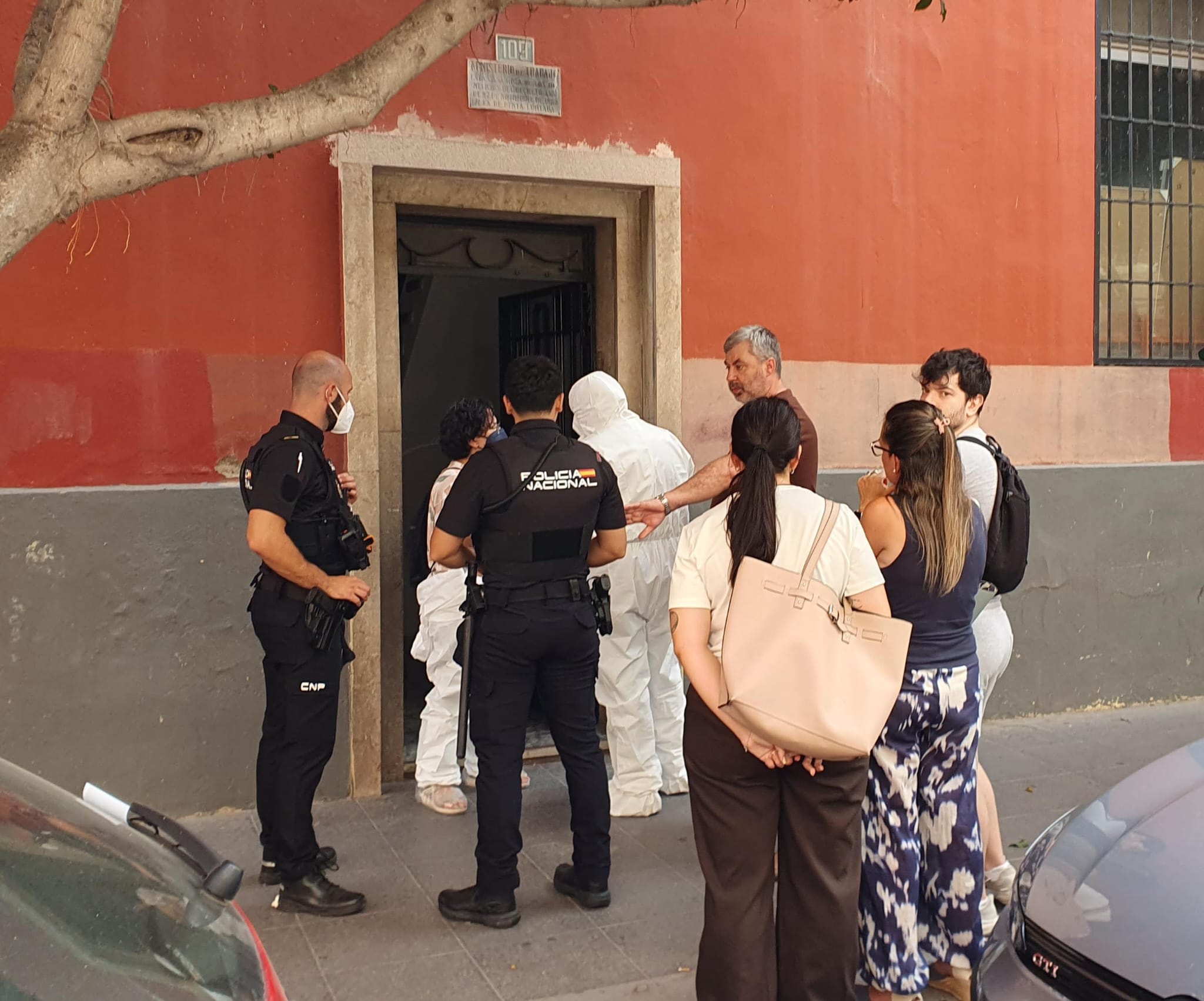 Hallan muerto en su vivienda de Castellón a un hombre que podría llevar más de un mes fallecido Hallan muerto en su vivienda de Castellón a un hombre que podría llevar más de un mes fallecido
