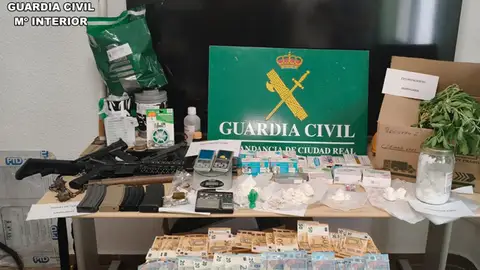 Material incautado por la Guardia Civil en la operación Material incautado por la Guardia Civil en la operación