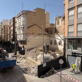 El edificio que fue sede de Riegos El Progreso en Elche ya ha sido derruido.