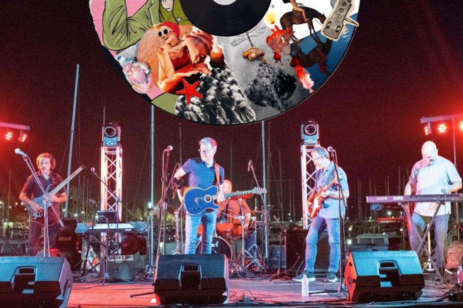 Música i art visual es troben a Collage, el nou llibre-disc de Sr. Corella que es presenta a La Bòbila el 19 de setembre Música i art visual es troben a Collage, el nou llibre-disc de Sr. Corella que es presenta a La Bòbila el 19 de setembre
