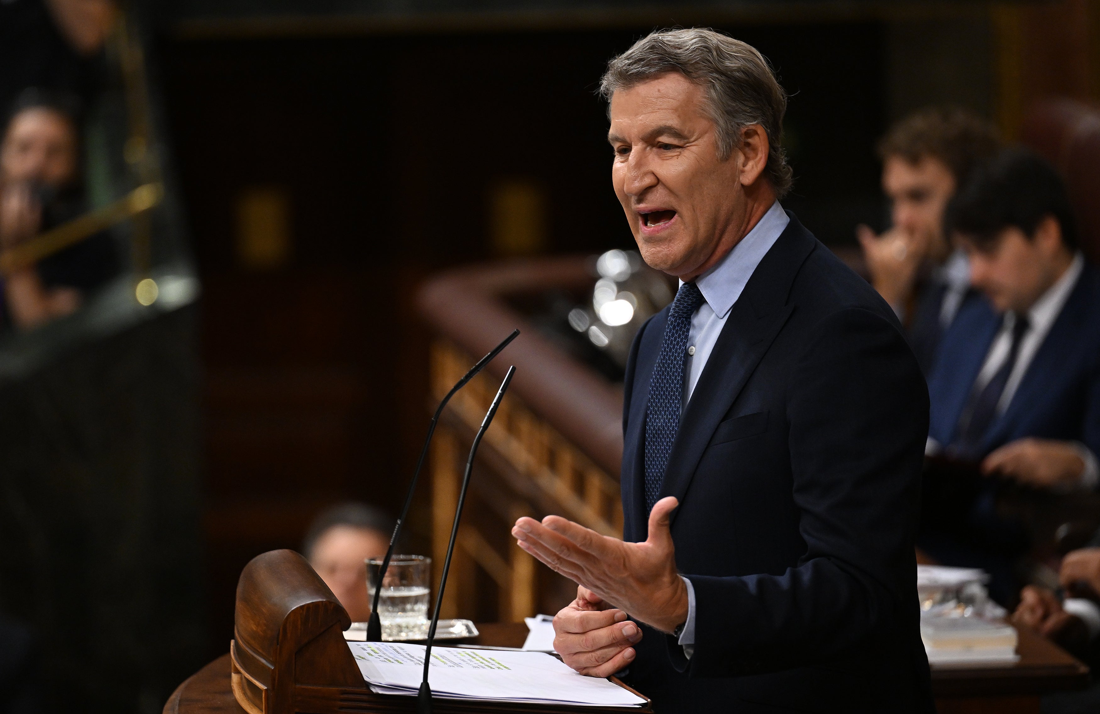 Feijóo responde a Sánchez y pide que dimita por "incompetente" o por "cómplice" tras la crisis migratoria en Ceuta Feijóo responde a Sánchez y pide que dimita por "incompetente" o por "cómplice" tras la crisis migratoria en Ceuta