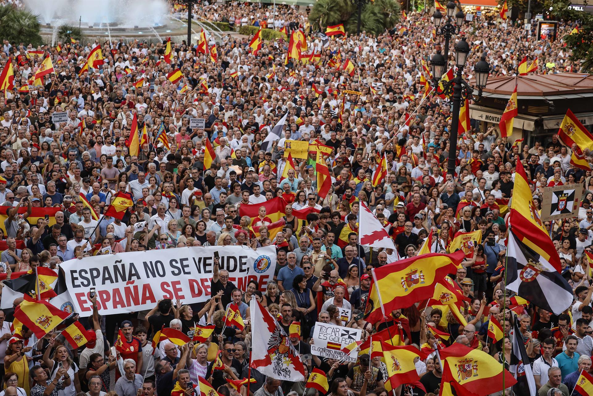 El repaso lírico: Te estrenaste, Latorre, como debía ser, en Ceuta, rota ciudad episode artwork