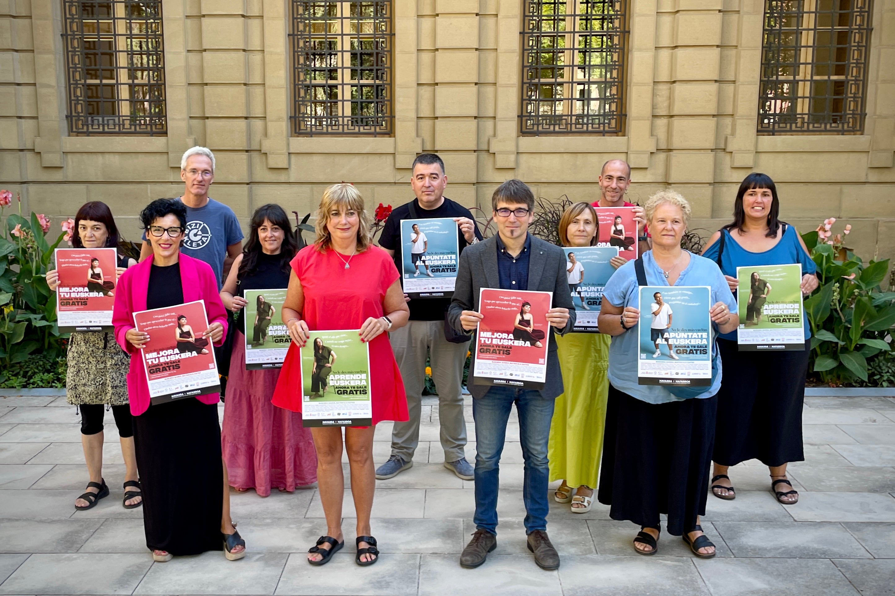 Euskarabidea renueva la campaña "Euskera ahora" para animar a los navarros a “dar el paso” y aprender la lengua Euskarabidea renueva la campaña "Euskera ahora" para animar a los navarros a “dar el paso” y aprender la lengua