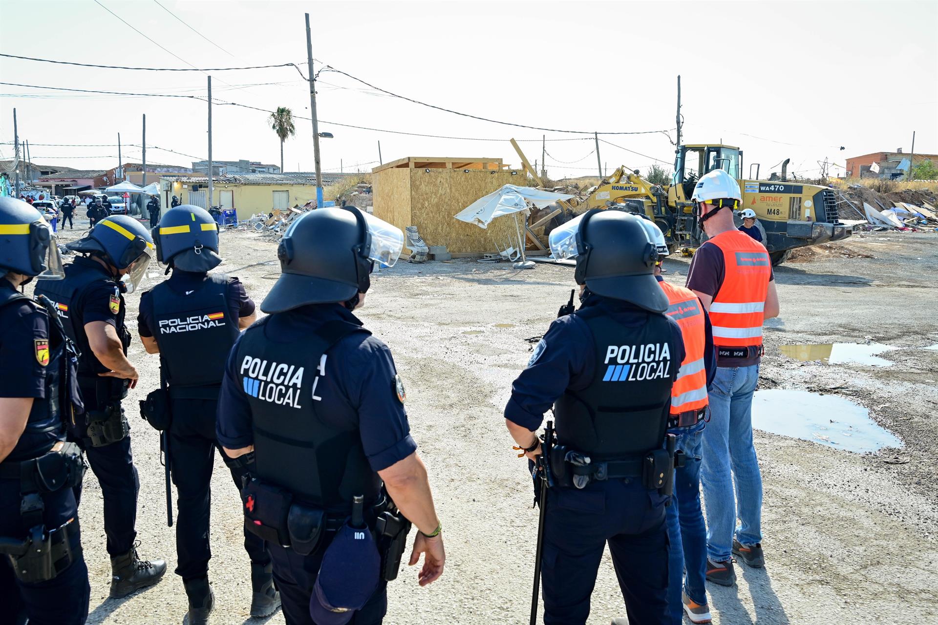 Derriban nueve casetas e incautan varias drogas en un operativo policial en Son Banya Derriban nueve casetas e incautan varias drogas en un operativo policial en Son Banya