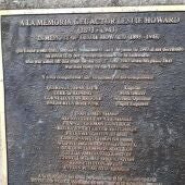 Placa de Leslie Howard en Cedeira