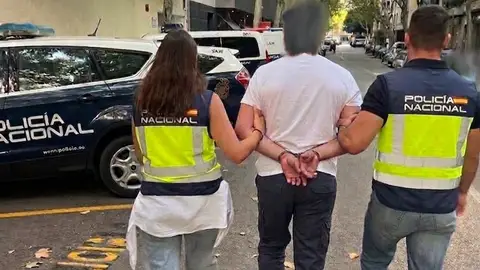 Detenido en Palma por agredir sexualmente a la hija menor de edad de su ex pareja Detenido en Palma por agredir sexualmente a la hija menor de edad de su ex pareja