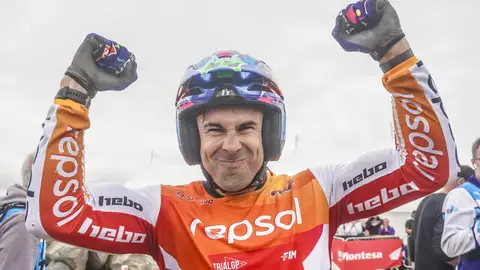 Toni Bou celebra la victoria Toni Bou celebra la victoria