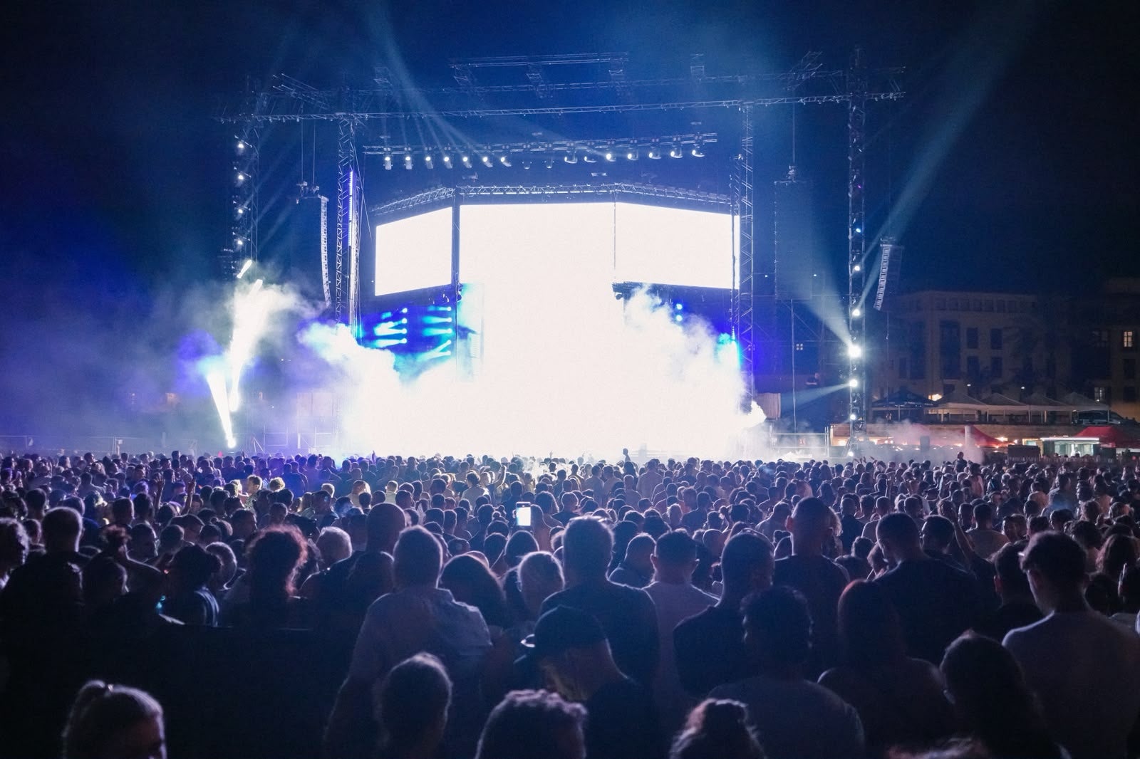 Palma vibra con John Newman y otros cinco DJ-s en 'Patrona' ante 30.000 personas Palma vibra con John Newman y otros cinco DJ-s en 'Patrona' ante 30.000 personas