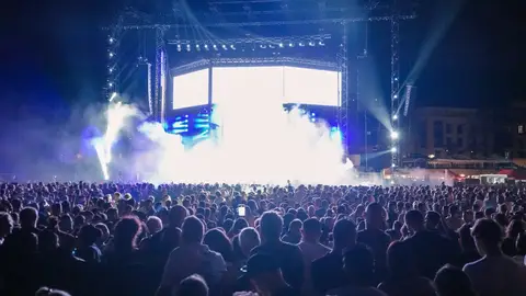 Palma vibra con John Newman y otros cinco DJ-s en 'Patrona' ante 30.000 personas Palma vibra con John Newman y otros cinco DJ-s en 'Patrona' ante 30.000 personas