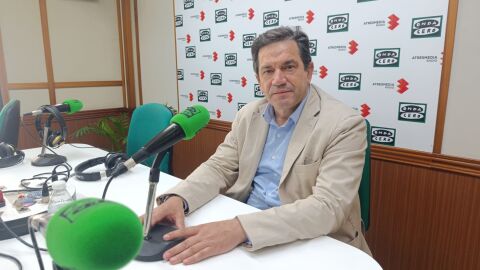 Miguel Ángel Valverde, en los estudios de Onda Cero Ciudad Real Miguel Ángel Valverde, en los estudios de Onda Cero Ciudad Real