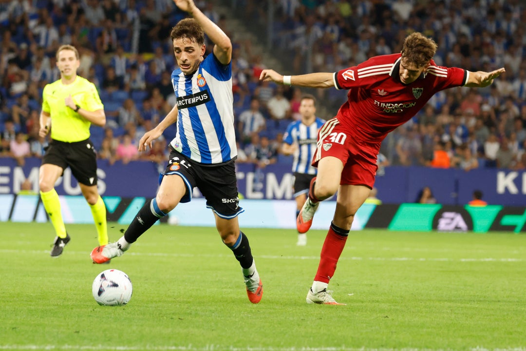 Espanyol y Sevilla firman un empate histérico Espanyol y Sevilla firman un empate histérico