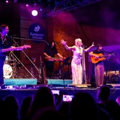 Chambao reúne a músicos históricos de la banda y amigos como el Kanka en el cierre de la 11ª edición de Marenostrum Fuengirola Chambao reúne a músicos históricos de la banda y amigos como el Kanka en el cierre de la 11ª edición de Marenostrum Fuengirola