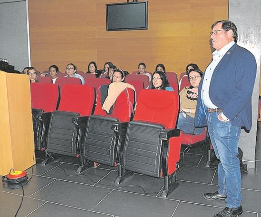 Fallece a los 77 años el cirujano taurino Gustavo Traver, jefe de la enfermería de la plaza de Castellón durante 37 años Fallece a los 77 años el cirujano taurino Gustavo Traver, jefe de la enfermería de la plaza de Castellón durante 37 años