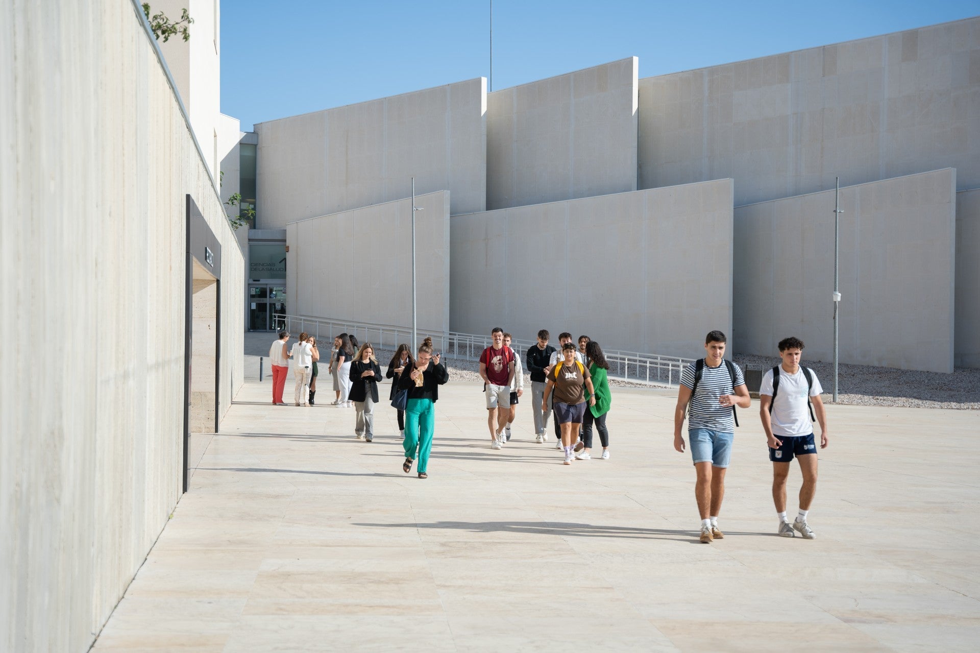 Nuevo edificio y retos para este nuevo curso en la Universidad San Jorge Nuevo edificio y retos para este nuevo curso en la Universidad San Jorge
