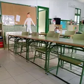 Escepticisme entre la comunitat educativa davant la promesa d'Illa de combatre la calor a les aules Escepticisme entre la comunitat educativa davant la promesa d'Illa de combatre la calor a les aules