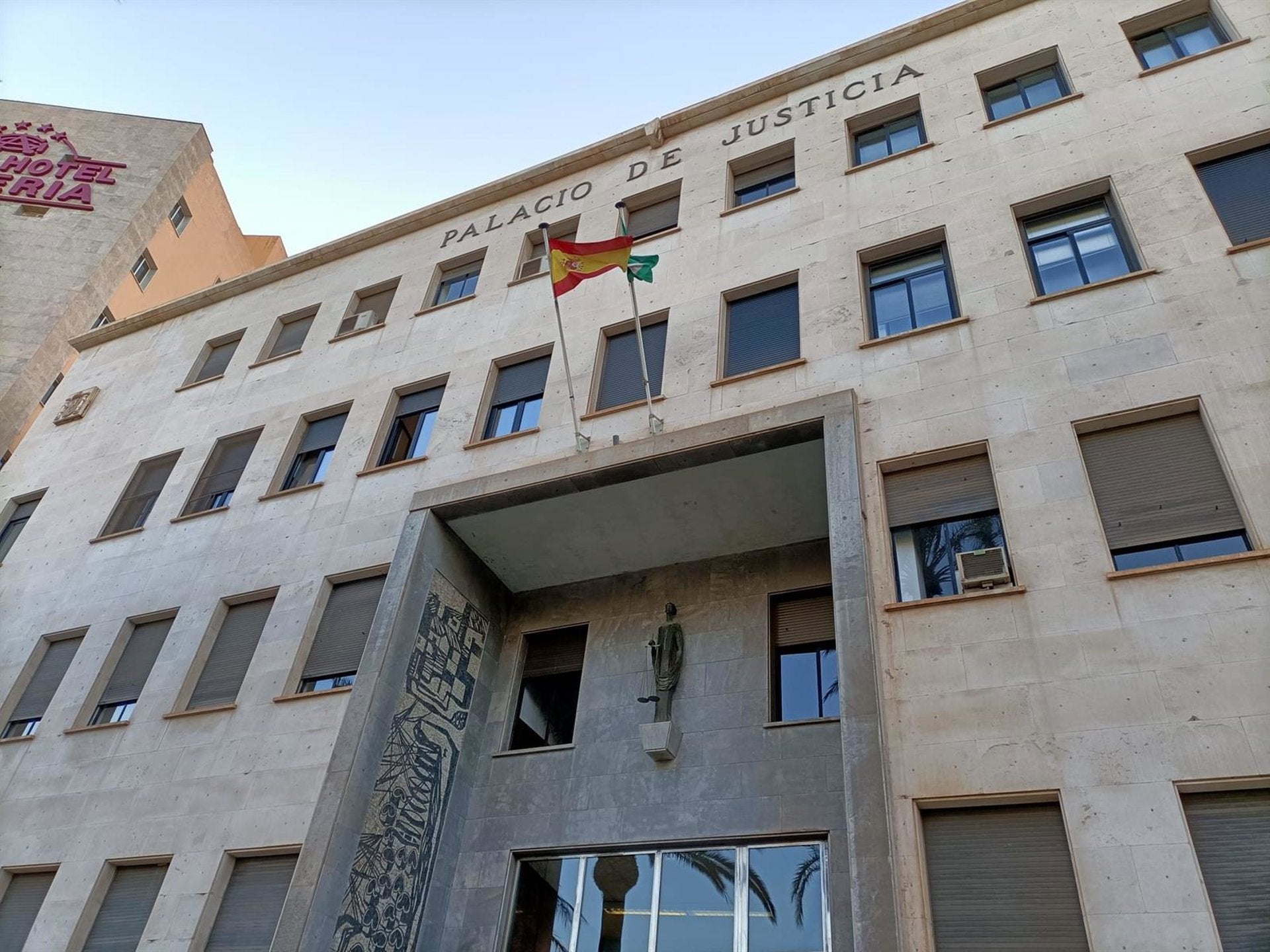 Condenado el dueño de un locutorio por intentar prostituir a una menor de 17 años Condenado el dueño de un locutorio por intentar prostituir a una menor de 17 años
