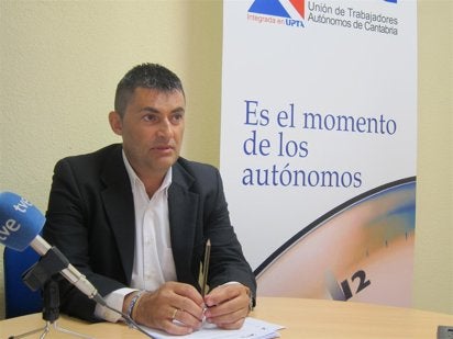 Eduardo Abad, presidente de UPTA: "Casi 150.000 autónomos malagueños siguen sin saber qué pasará con sus cotizaciones" Eduardo Abad, presidente de UPTA: "Casi 150.000 autónomos malagueños siguen sin saber qué pasará con sus cotizaciones"