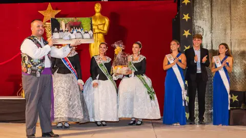 La Marina inicia sus fiestas tras la proclamación de reinas y damas durante una espectacular gala de cine ambientada en los Oscar La Marina inicia sus fiestas tras la proclamación de reinas y damas durante una espectacular gala de cine ambientada en los Oscar